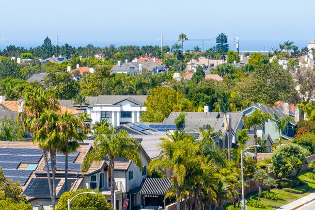 Edwards Hill pairs tranquility with access to city amenities.