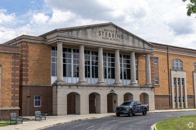 Stebbins High School has a student to teacher ratio of 19 to 1.