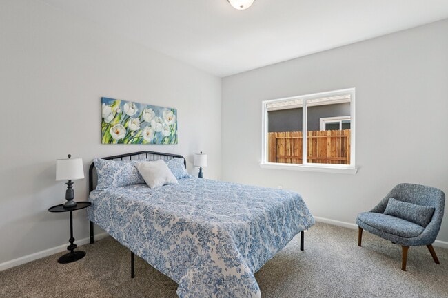 23-web-or-mls-St Edwards Wy-L1408-023.jpg