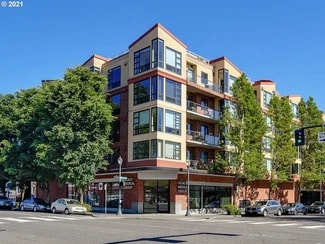 1620 NE Broadway St Unit 530, Portland, OR 97232