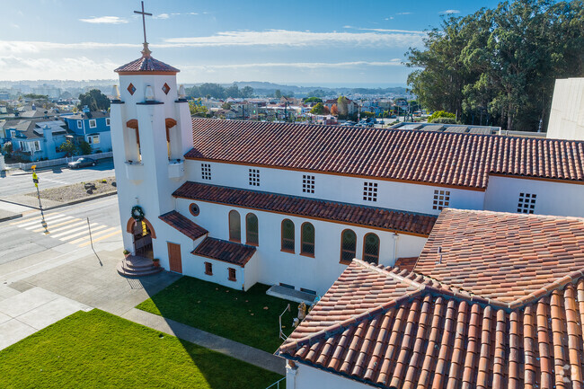 West Portal Lutheran School has a 16:1 student-teacher ratio.