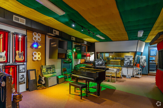 Notable artists that have recorded at the Muscle Shoals Sound Studio including Bob Dylan, The Rolling Stones and Lynard Skynard.