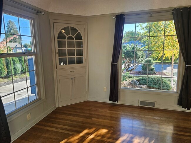 6613 N Amherst St, Portland, OR 97203 - photo 6