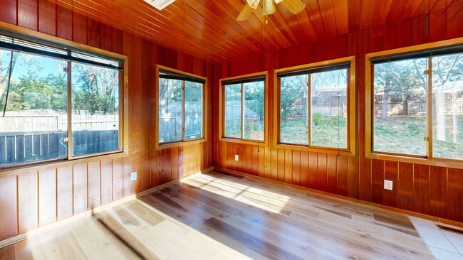 1359 Viewcrest Rd, Saint Paul, MN 55126 - photo 2