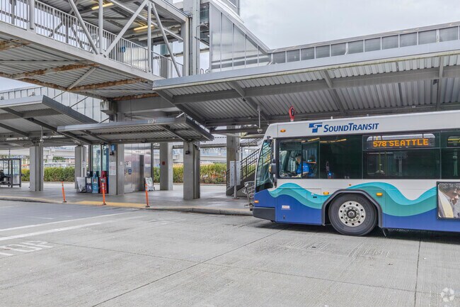 Federal Way Transit Center can get you where you need to go in Federal Way.