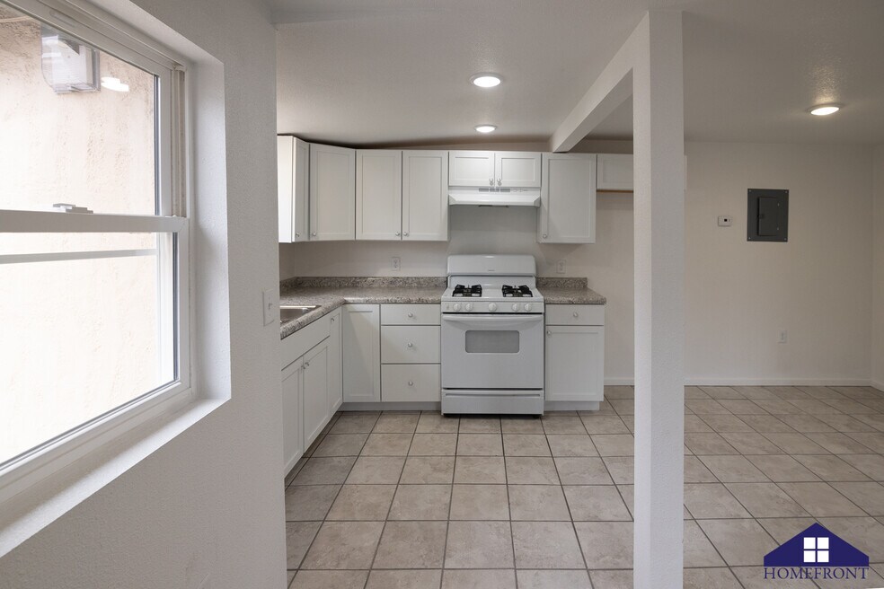 502 S 1st St unit . 1, Lamar, CO 81052 - photo 1