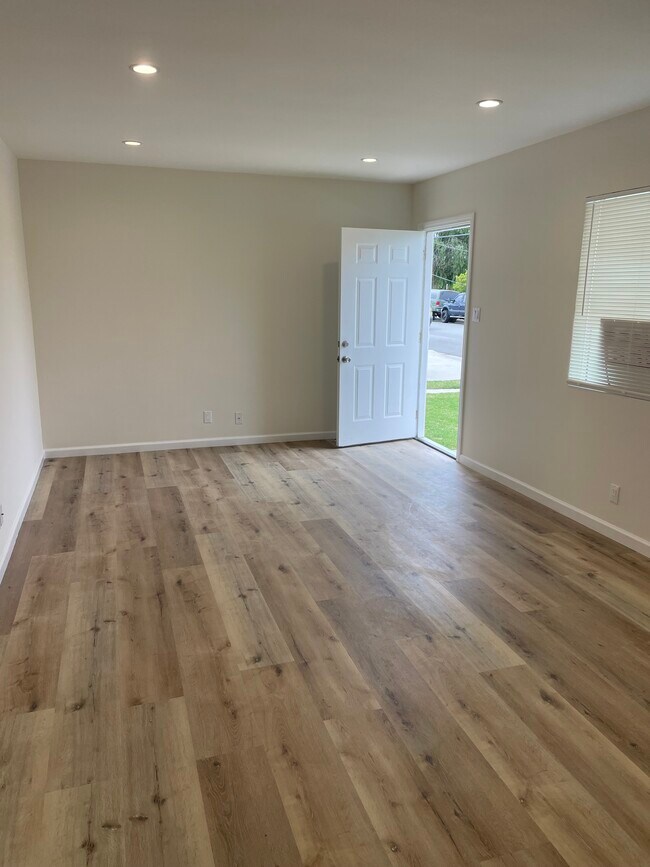 127 E A St unit 135, Port Hueneme, CA 93041 - photo 5