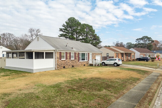 Brick ranchers are prevalent in Richneck.