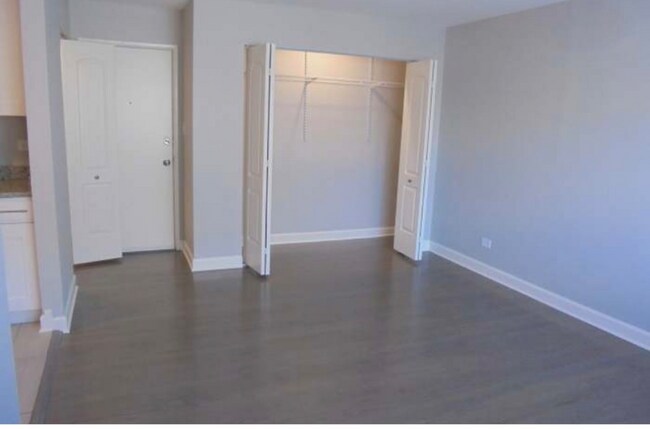 7120 N Sheridan Rd, Chicago, IL 60626 - photo 4