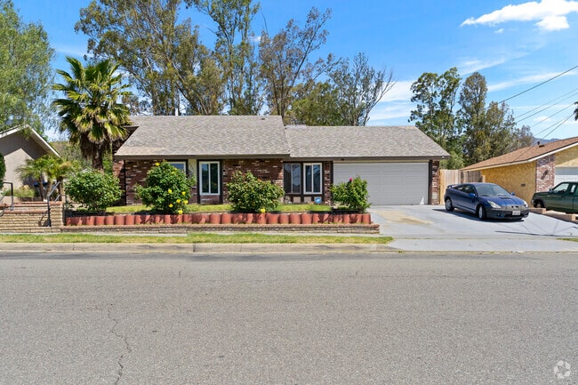 Many residences in Banning are single-story National or ranch-style homes.