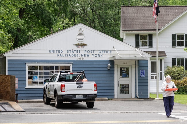 Located in the center of town, the Palisades post office is a convenient stop.