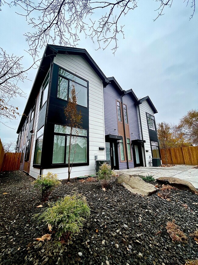 2511 N Hamilton St, Spokane, WA 99207