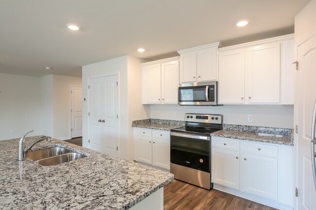 2123 Southlea Dr, Inman, SC 29349 - photo 6