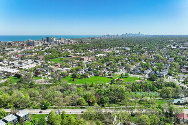 Evanston has plenty of green space and easy access to the lake for residents to enjoy.