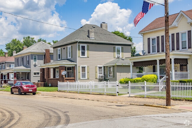 Two story homes are also common in the classic small town of Toronto.