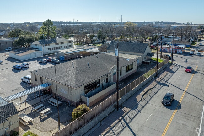 St Mary Of Carmel School has a student-teacher ratio of 16:1.