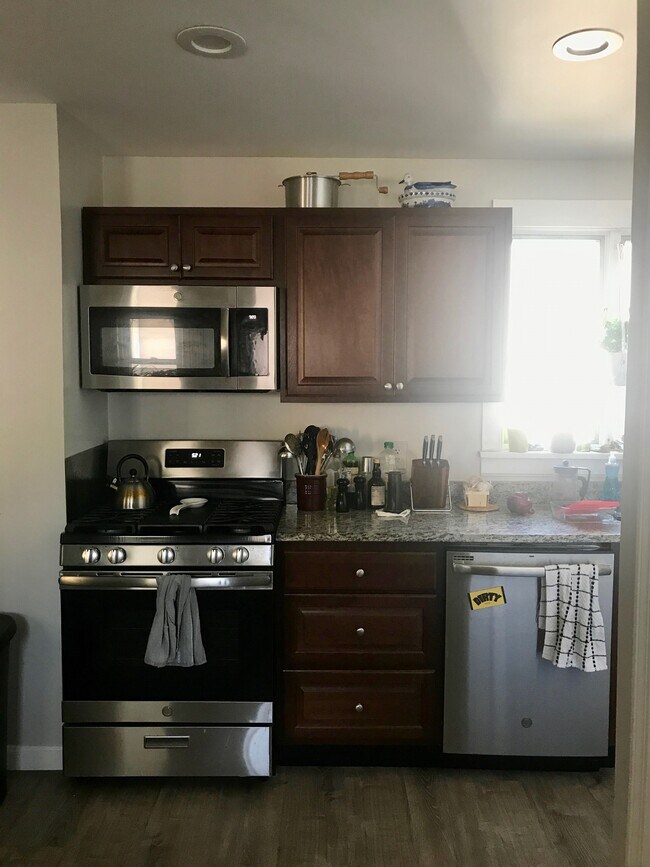 7 Quincy St unit 2, Somerville, MA 02143 - photo 2