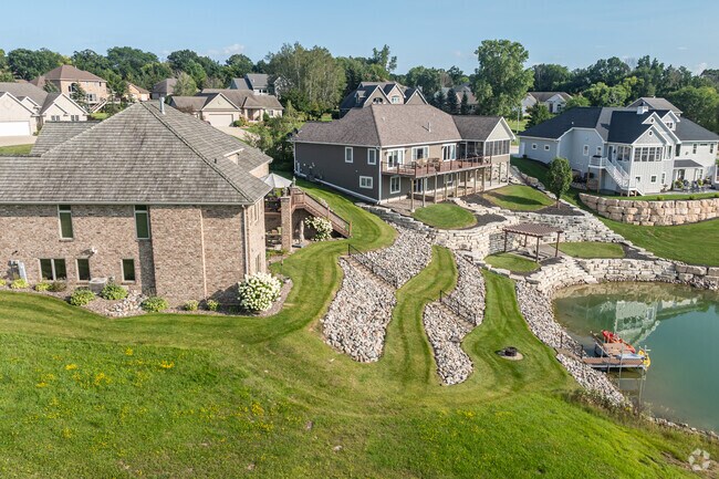 The backs of the homes in Lake Largo are as pretty as the fronts.