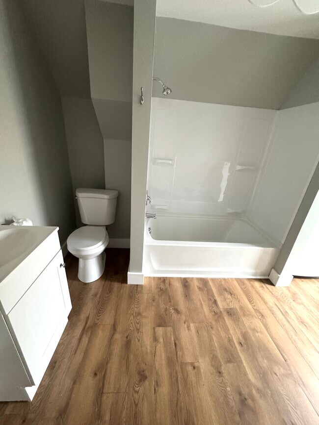 180 Notre Dame Ave unit 3, Manchester, NH 03102 - photo 6