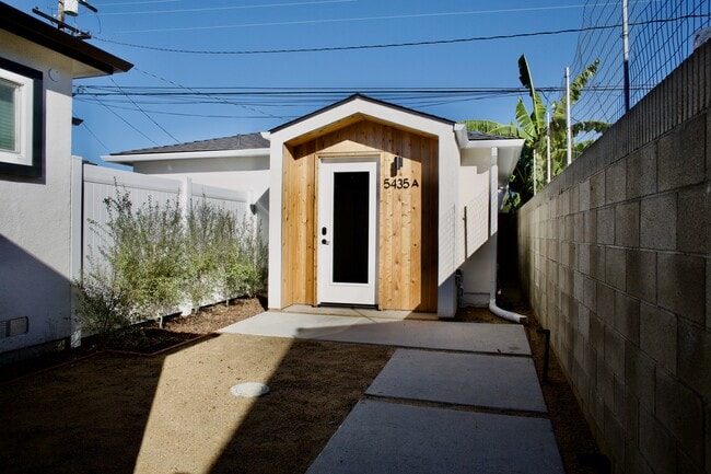 5435 W 123rd Place unit A, Hawthorne, CA 90250 - photo 2