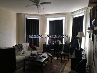 143 Park Dr Unit 10, Boston, MA 02215