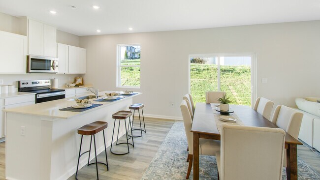 922 Bunker Ct, Maidsville, WV 26541 - photo 4