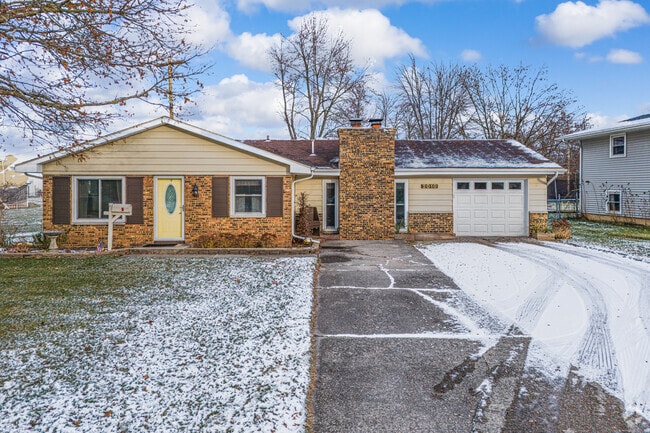 Residents enjoy the changing of the seasons in Bass-Leesburg Civic.