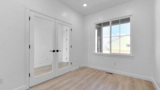 1374 N 1250 E, Logan, UT 84341 - photo 6