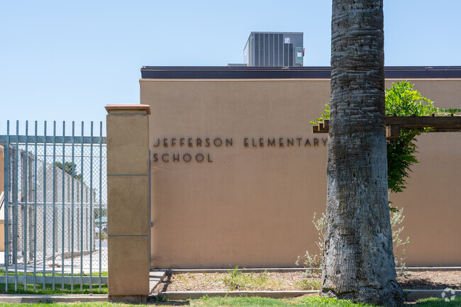 Jefferson Elementary School is located in the city of Corona.