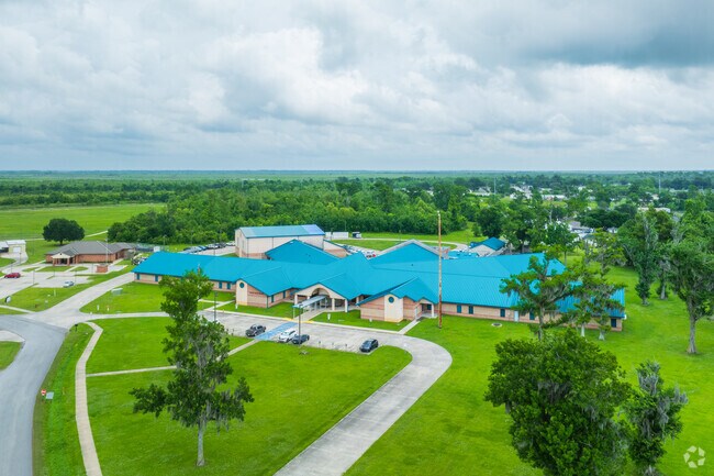 Bayou Blue Middle School has an overall grade of B-plus on Niche with proficiency in reading and math.