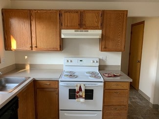 760 SE Cedar St, Hillsboro, OR 97123