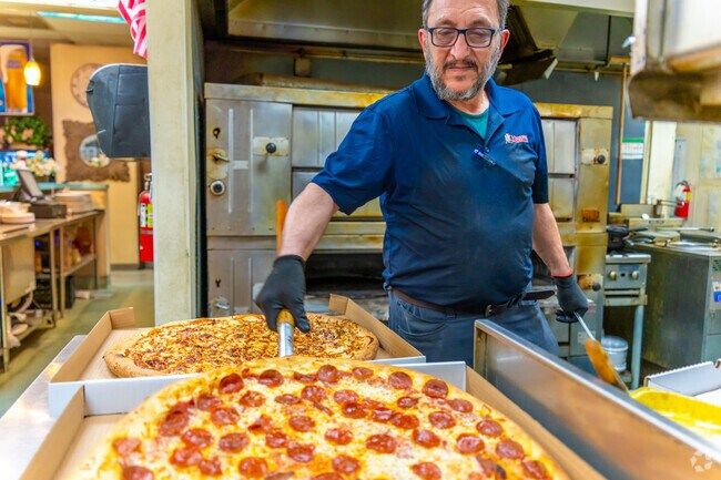 Experience the taste of traditional Italian cuisine at Marcello's Pizza & Pasta in Nuevo.