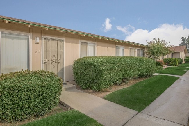 Chateau Monterey II, Clovis, CA 93612 - photo 6