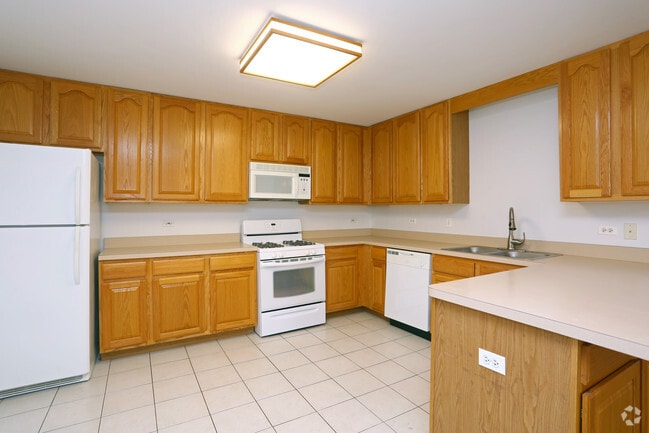 3BR, 2BA - Kitchen
