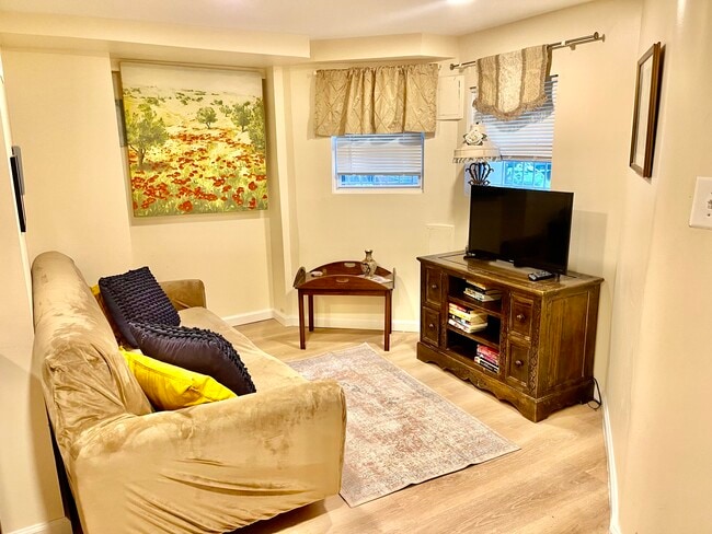 1761 T St NW unit 2, Washington, DC 20009 - photo 2