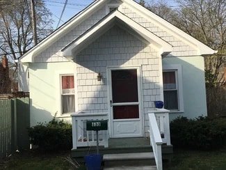 133 Muir Rd, Grosse Pointe Farms, MI 48236