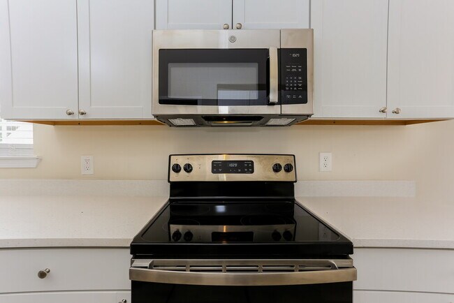 2376 Carousel Park Dr, Morrow, GA 30260 - photo 7