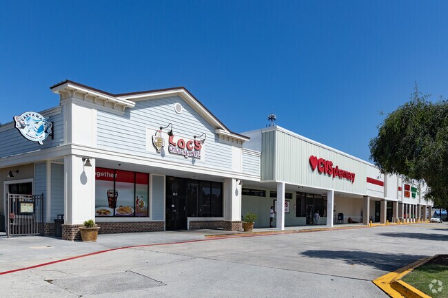 Shops at Sandfly near Highland Park are home to all the essential shopping and dining.