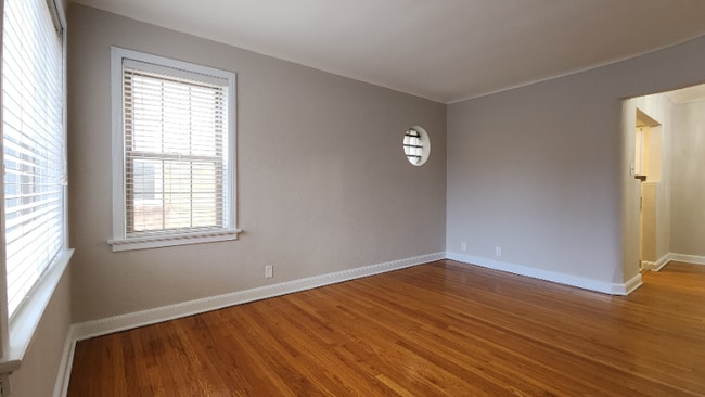 6304 Bancroft Ave unit 1st floor, Saint Louis, MO 63109 - photo 3