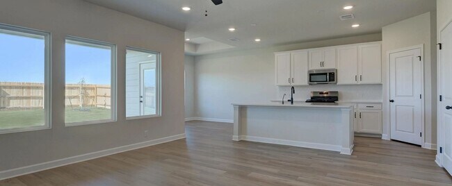 141 Beveridge Rd, Seguin, TX 78155 - photo 5