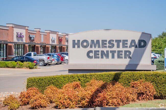 Closer to Pebble Creek, the Homestead shopping plaza features down-home restaurants.