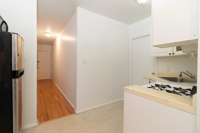 327 E 92nd St unit ID1032048P, New York, NY 10128 - photo 4