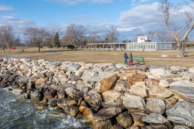 Take a awalk along the water in Greens Farms.