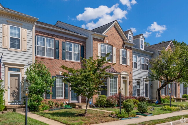 Overlook Condominiums offers stunning views of Bren Mar Park Dr.