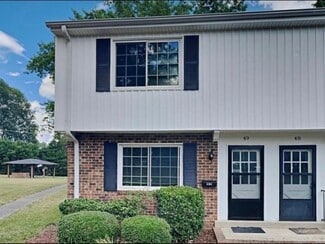 1002 Willow Dr, Chapel Hill, NC 27514