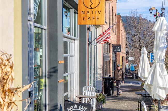 White Salmon has a walkable downtown for locals to enjoy.