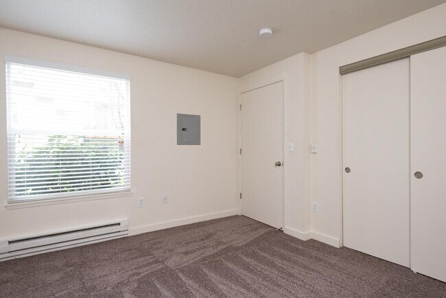 Courtside Apartments, Portland, OR 97221 - photo 2