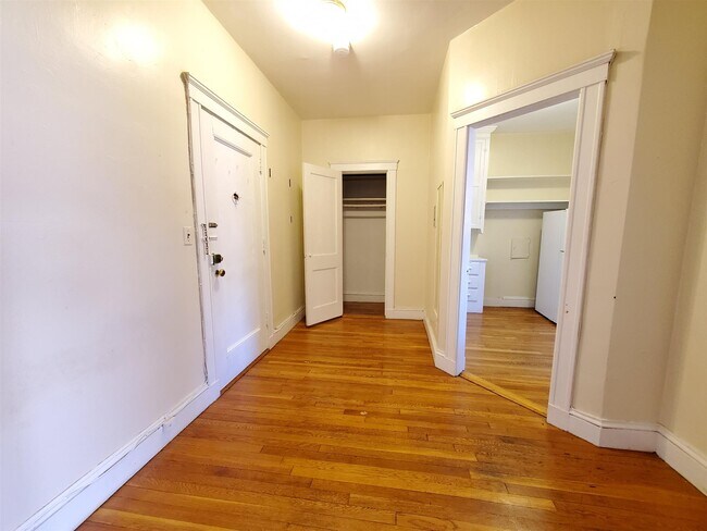 11 Wendell St unit 14, Cambridge, MA 02138 - photo 4