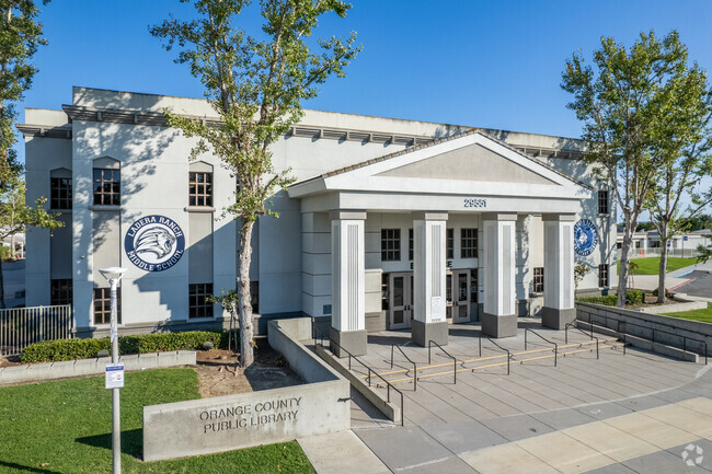 Ladera Ranch Middle School is a public school serving students from grades 6 to 8 in Avendale Village.