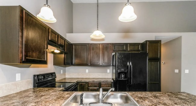 1290 Curtis St, Wichita, KS 67212 - photo 4